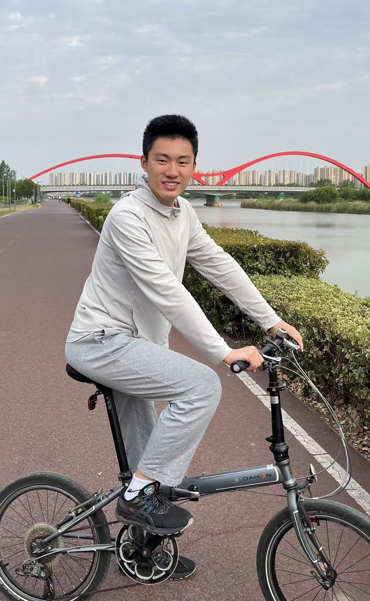 郭绍阳 个人照片